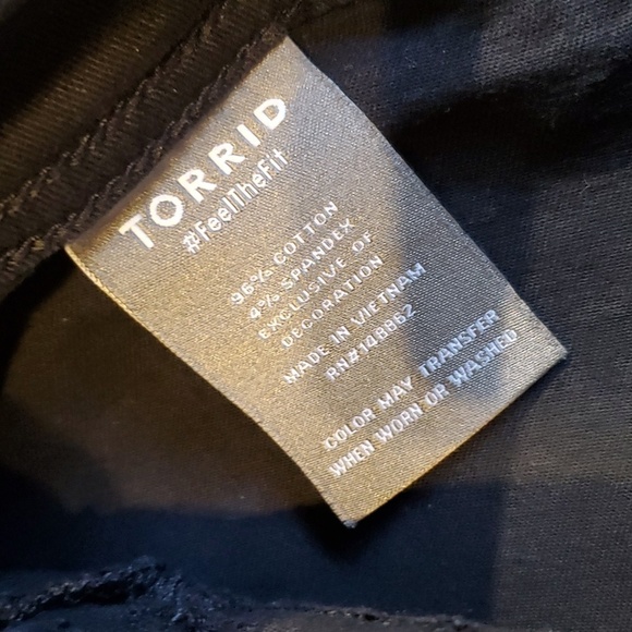 Torrid Women FeelThefil Black Crop Ankle Jeans sz plus 14 - Picture 10 of 10